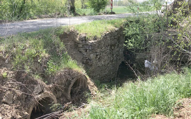 BÜYÜKŞEHİR TARAFINDAN KÖPRÜ VE MENFEZLER YENİLENİYOR