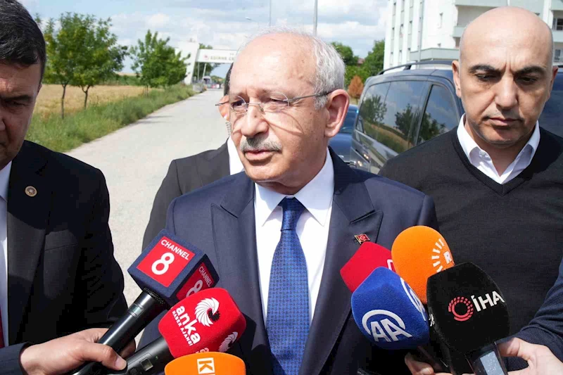 KILIÇDAROĞLU: “DEMİRTAŞ’IN İÇERDE TUTULMASINI ASLA DOĞRU BULMUYORUM”