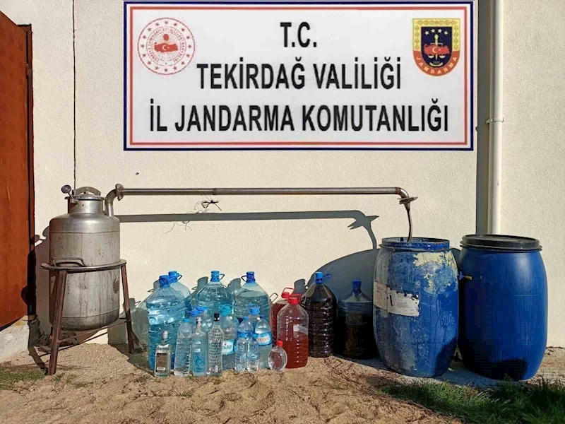 JANDARMA KOMUTANLIĞINCA SAHTE ALKOL YAKALANDI