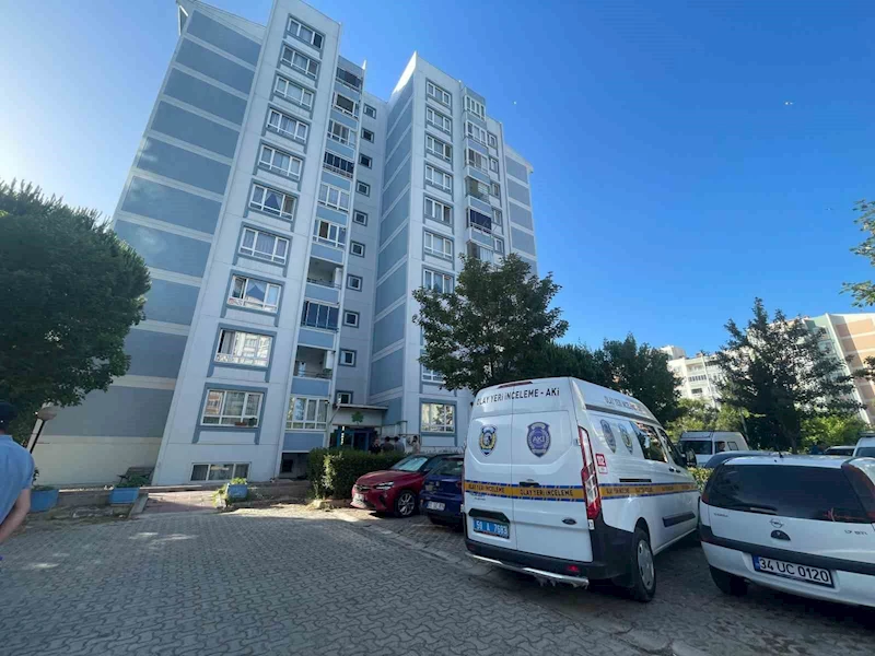 GENÇ KADIN EVİNDE ÖLÜ BULUNDU