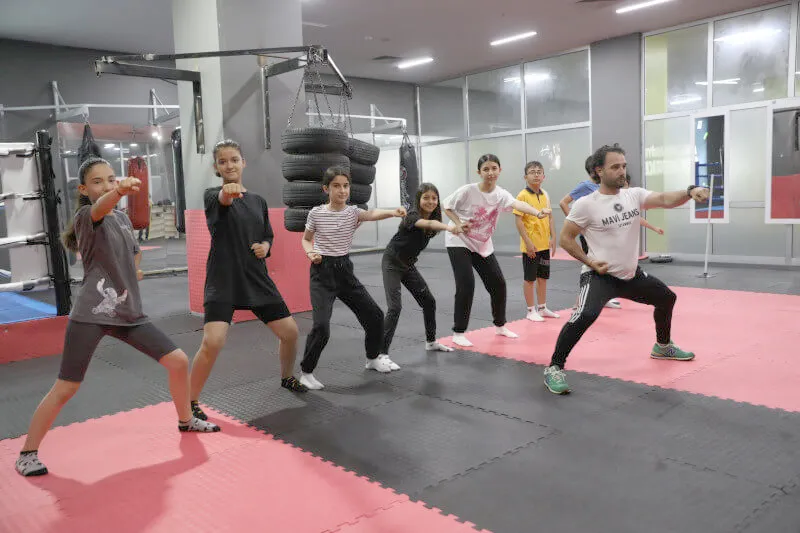 12 BRANŞTA DÜZENLENEN YAZ SPOR KURSLARI BAŞLADI