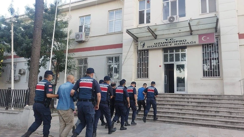 SUÇ KAYDI BULUN ZANLILAR YURT DIŞINA KAÇMAK ÜZEREYKEN YAKALANDILAR