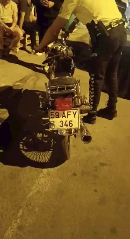 KAPAKLI’DA MOTOSİKLETLİ SÜRÜCÜLERE 379 BİN LİRA CEZA KESİLDİ