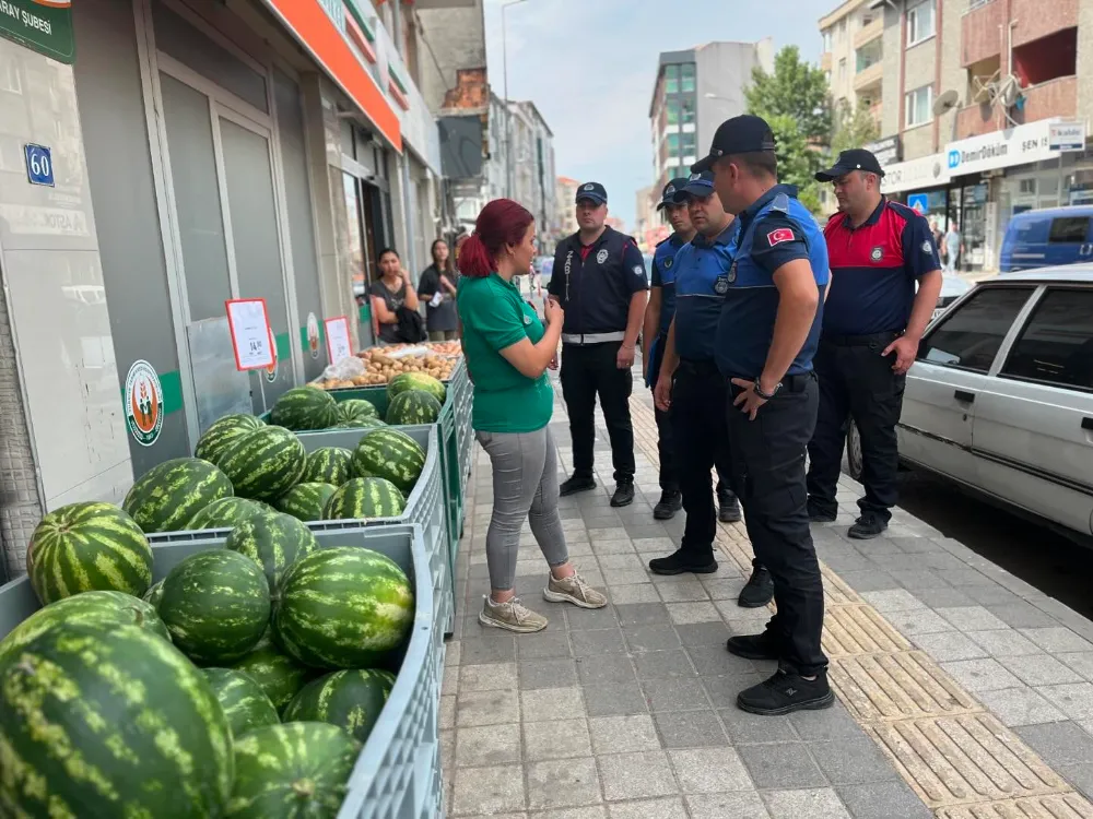 KALDIRIM İŞGALİ YAPAN ESNAF UYARILDI