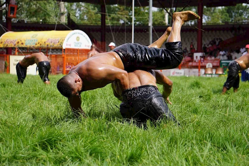 KIRKPINAR YAĞLI GÜREŞLERİ BAŞLADI