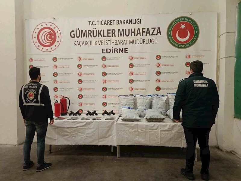 YANGIN TÜPÜNE VE TIRIN ÇEŞİTLİ YERLERİNE GİZLENMİŞ TABANCA İLE MERMİ ELE GEÇİRİLDİ