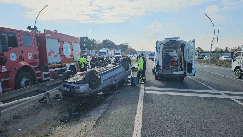 KONTROLDEN ÇIKAN OTOMOBİL TAKLA ATTI