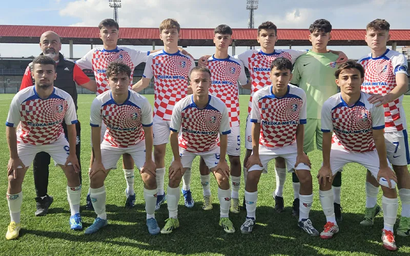 FEVZİPAŞA SPOR’UN GENÇLERİ ALKIŞ TOPLADI