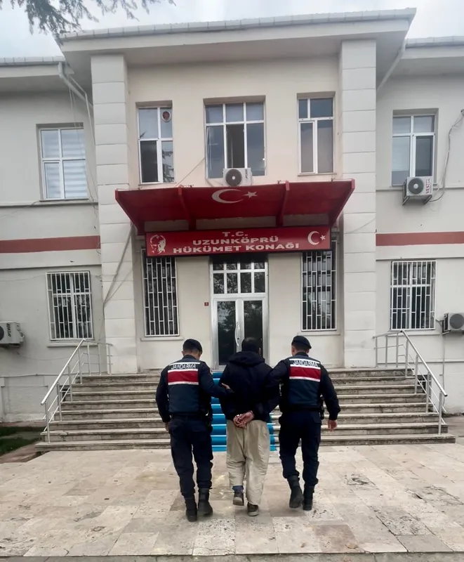 12 BUÇUK YIL CEZASI BULUNAN AFGAN HÜKÜMLÜ, YURT DIŞINA KAÇAMADAN YAKALANDI