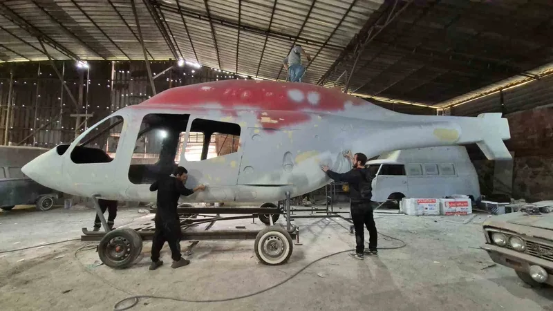 OTOMOBİLLER VE DEV KASKLARLA BAŞLADI, ŞİMDİ FİBERGLAS HELİKOPTER ÜRETMEYİ HEDEFLİYOR