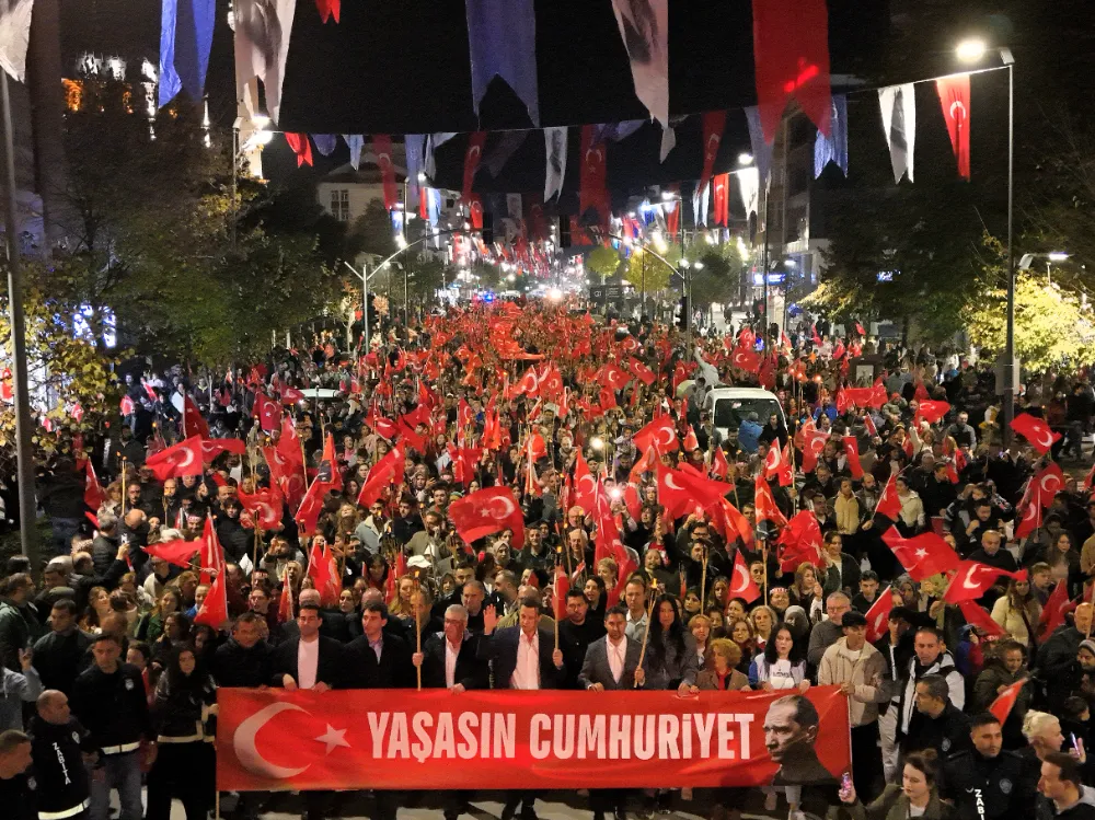 ÇERKEZKÖY’DE CUMHURİYET VE KURTULUŞ COŞKUSU: BİNLERCE KİŞİ FENER ALAYINDA BULUŞTU!