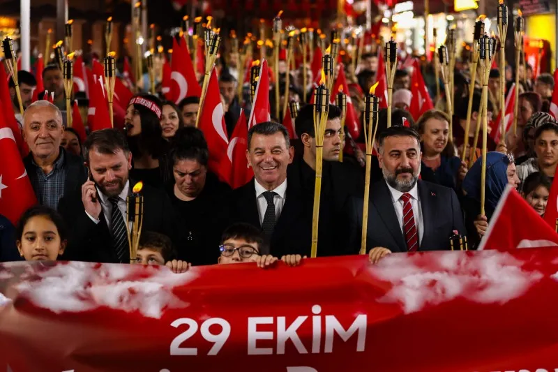 FENER ALAYI VE ATATÜRK FİLMİ GÖSTERİMİ İLE 29 EKİM COŞKUSU YAŞANDI