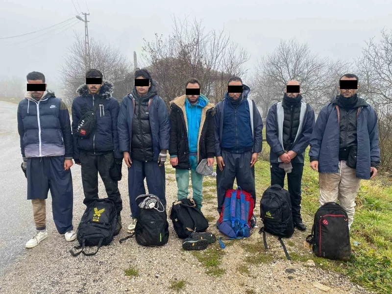 9 KAÇAK GÖÇMEN YAKALANDI