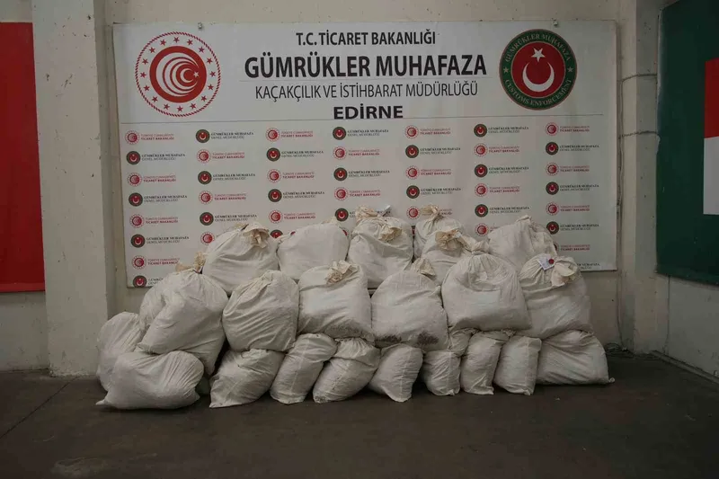 319 MİLYON TL DEĞERİNDEKİ 525 KİLO UYUŞTURUCU KAPIKULE’DE SERGİLENDİ