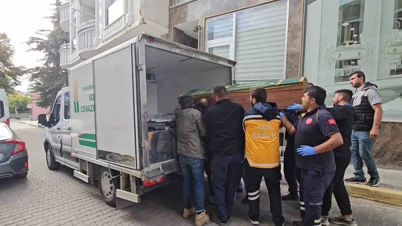 ASANSÖR BOŞLUĞUNA DÜŞEN USTA HAYATINI KAYBETTİ