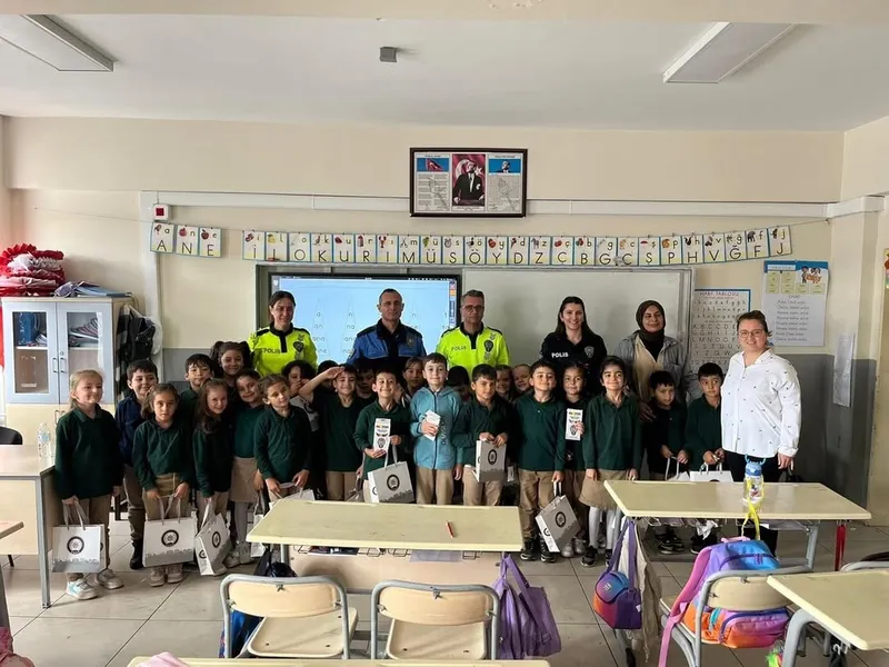 TEKİRDAĞ’DA POLİSLERDEN MİNİK ÖĞRENCİLERE EĞİTİM