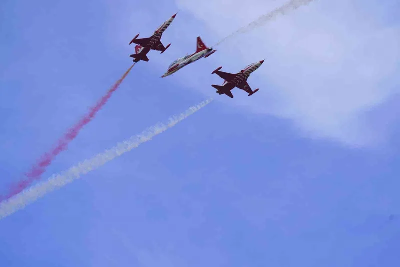 TÜRK YILDIZLARINDAN ÇORLU’DA MUHTEŞEM GÖSTERİ