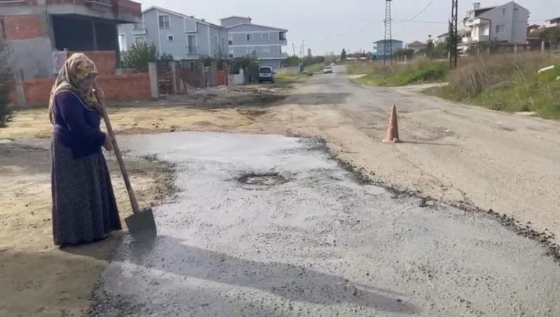 KÖSTEBEK YUVASINA DÖNEN YOLU KENDİ İMKANLARIYLA ONARARAK BETON ATTILAR