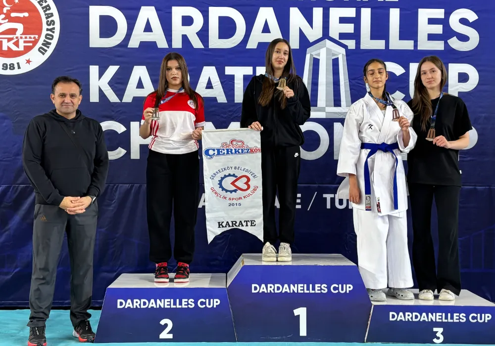 ÇERKEZKÖY BELEDİYE SPOR KARATE TAKIMI DARDANEL CUP’TA 5 MADALYA KAZANDI