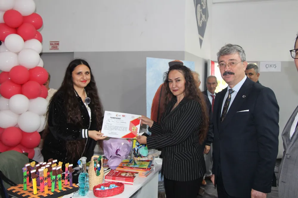 BAKANLIK MÜFETTİŞLERİNDEN KİTAP FUARINA TAM NOT