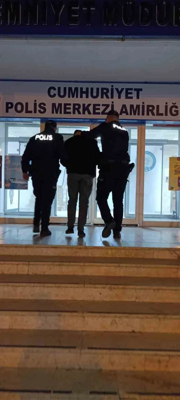 MURATLI’DA FABRİKADAN 1 MİLYONLUK DEĞERİNDE BAKIR KABLO HIRSIZLIĞI: 4 KİŞİ TUTUKLANDI