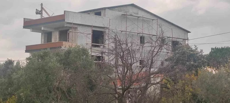 ŞARKÖY’DE DIŞ CEPHE USTASININ ÖLÜMÜNE NEDEN OLAN İŞ GÜVENLİĞİ FACİASI