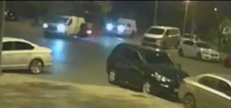 TEKİRDAĞ’DA MOTOSİKLETLİNİN AĞIR YARALANDIĞI KAZA KAMERADA