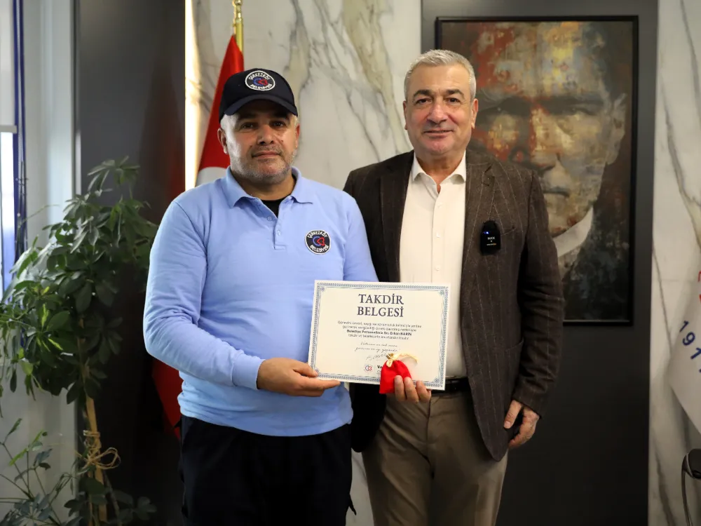 ATATÜRK SİLUETİNE ÖZVERİLİ BAKIM YAPAN PERSONELE TAKDİR BELGESİ