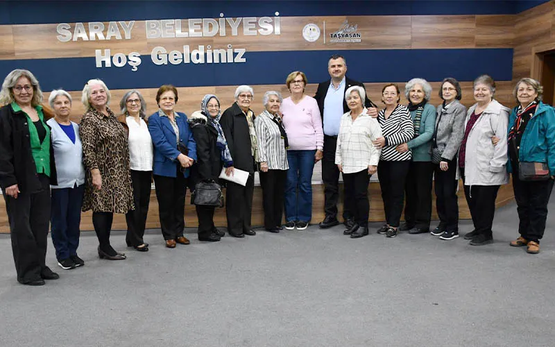 BAŞKAN TAŞYASAN EMEKLİ ÖĞRETMENLERİ KAHVALTIDA AĞIRLADI