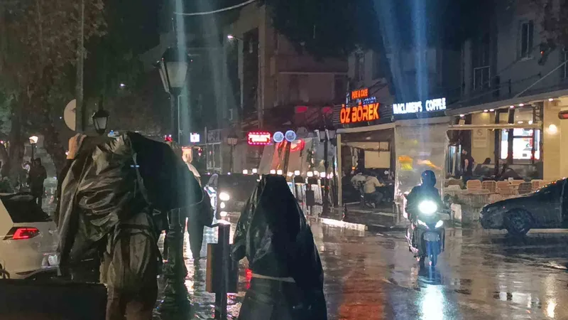 TEKİRDAĞ’DA SAĞANAK YAĞIŞ ETKİLİ OLDU