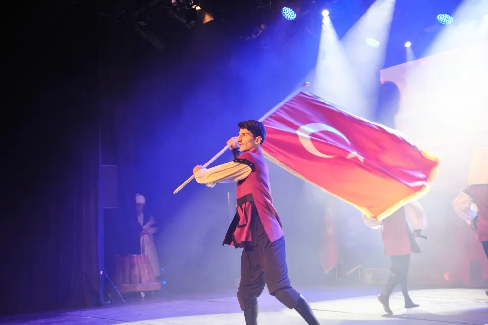 DESTANLARIN DANSI ÇORLU’DA İZLEYENLERİ BÜYÜLEDİ