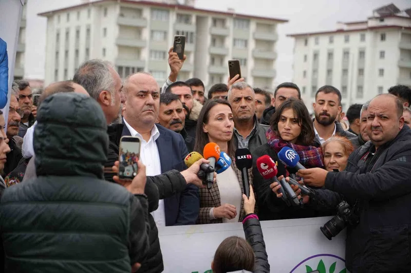 DEM PARTİ GENEL BAŞKANI HATİMOĞULLARI, SELAHATTİN DEMİRTAŞ’I ZİYARET ETTİ