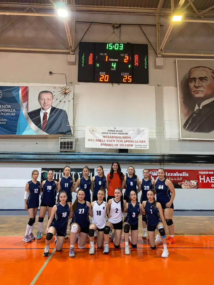 AZİZ SANCAR ANADOLU LİSESİ KIZ VOLEYBOL TAKIMI İL ÜÇÜNCÜSÜ OLDU