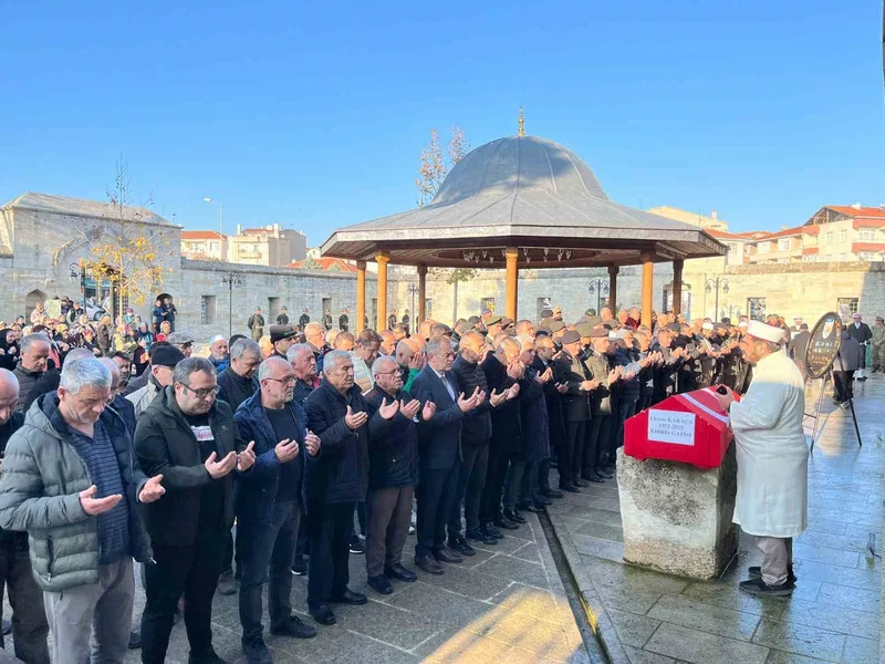 KIBRIS GAZİSİ EKREM KARACA, BABAESKİ’DE SON YOLCULUĞUNA UĞURLANDI