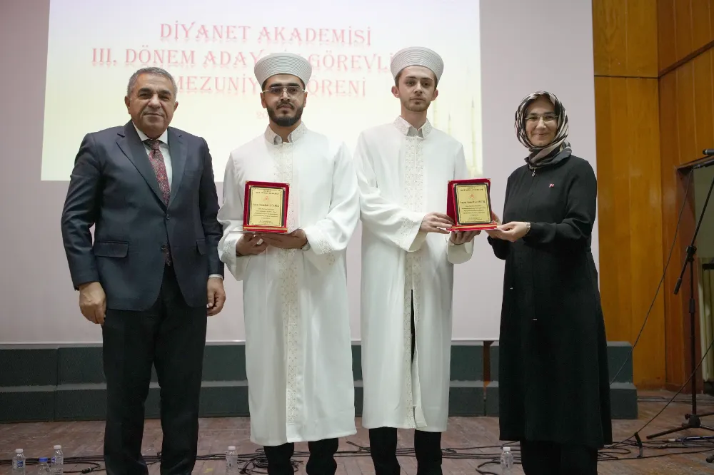 EDİRNE’DE DİNİ İHTİSAS MERKEZİ İLK MEZUNLARINI VERDİ