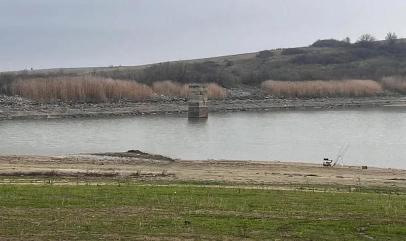 TEKİRDAĞ’DAKİ HAYRABOLU GÖLETİ’NDE SU SEVİYESİ CİDDİ ORANDA DÜŞTÜ