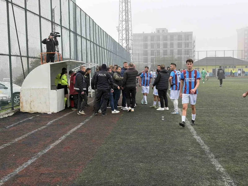 TEKİRDAĞ SÜPER AMATÖR LİG’DE SAHA KARIŞTI, 5 KIRMIZI KART ÇIKTI