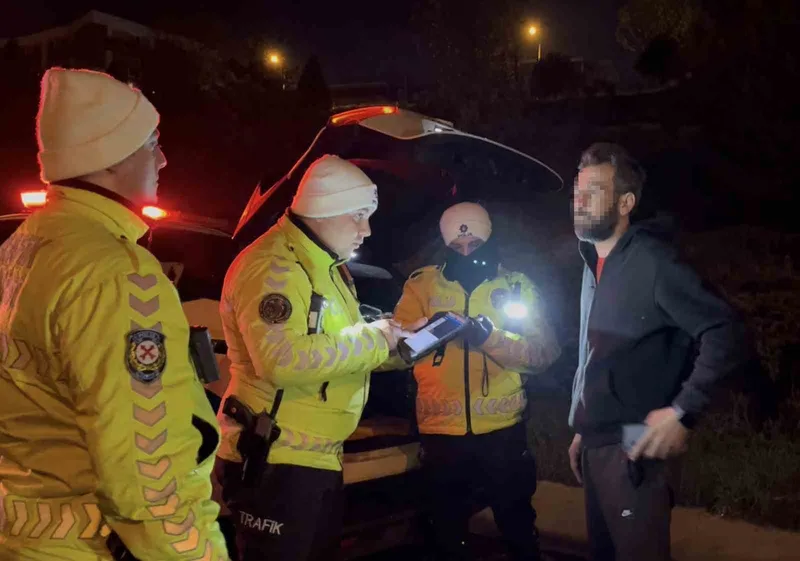 POLİS DAKİKALARCA DİL DÖKTÜ, ALKOLMETREYİ ÜFLEMEYİNCE YEDİĞİ CEZA KATLANDI