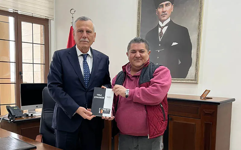 GAZETECİ ALBEZ’DEN KAYMAKAM GÜNLÜ’YE KARA KUTU KİTABI 