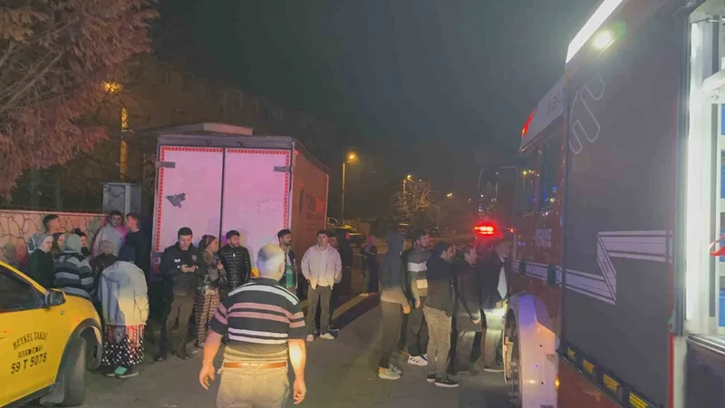 TAŞINDIĞI EVDEKİ İLK GÜNDE ÇIKAN YANGINDA AĞIR YARALANDI