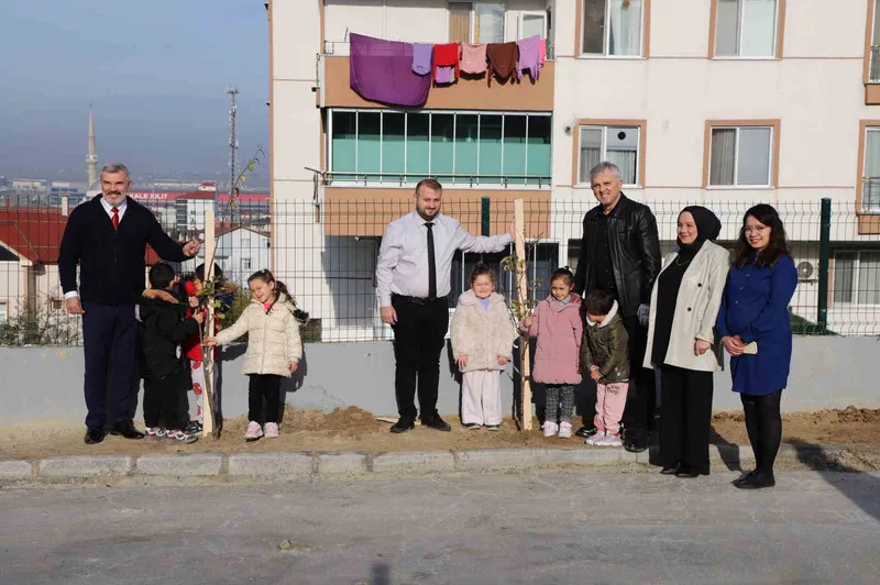 ÇERKEZKÖY TSO 30 ADET MEYVE FİDANI DİKTİ