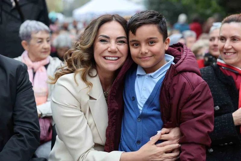 KADINLAR ÜRETİYOR, BELEDİYE İSTİHDAM EDİYOR: 11 İLÇEYE 11 KREŞ YOLDA