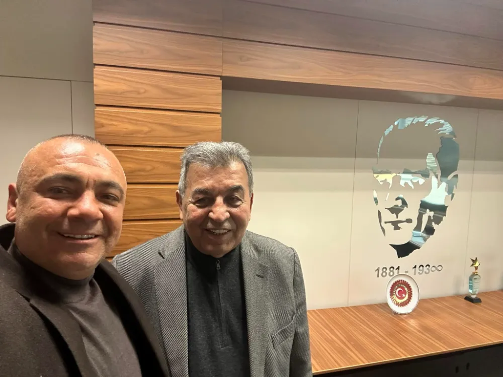 KOÇAK’DAN SÖZDİNLER SELFİSİ 