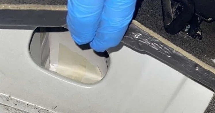 245 BİN EURO KOMŞUYA KALDI