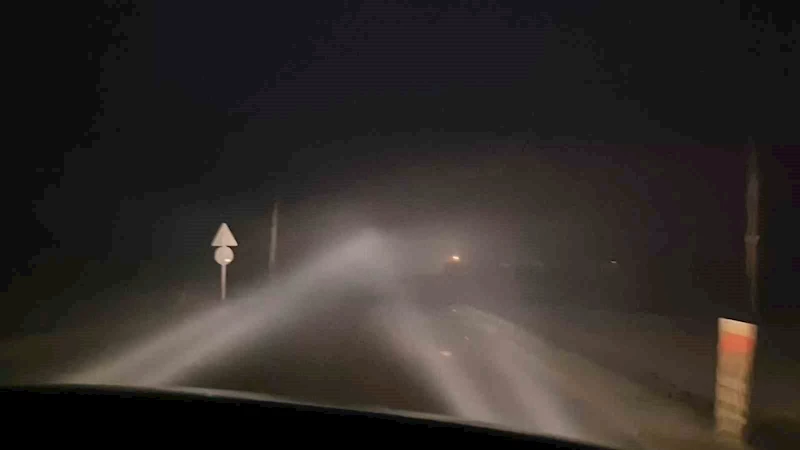 TEKİRDAĞ-MALKARA YOLUNDA YOĞUN SİS ETKİLİ OLDU, SÜRÜCÜLER ZOR ANLAR YAŞADI