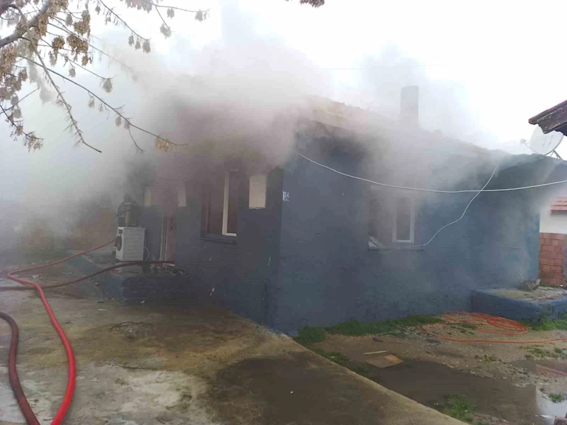 MURATLI’DA EV YANGINI