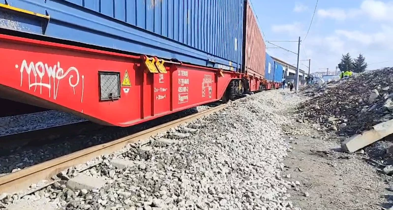 ÇERKEZKÖY’DE DENEME SÜRÜŞÜ SIRASINDA ÜÇ VAGON RAYDAN ÇIKTI