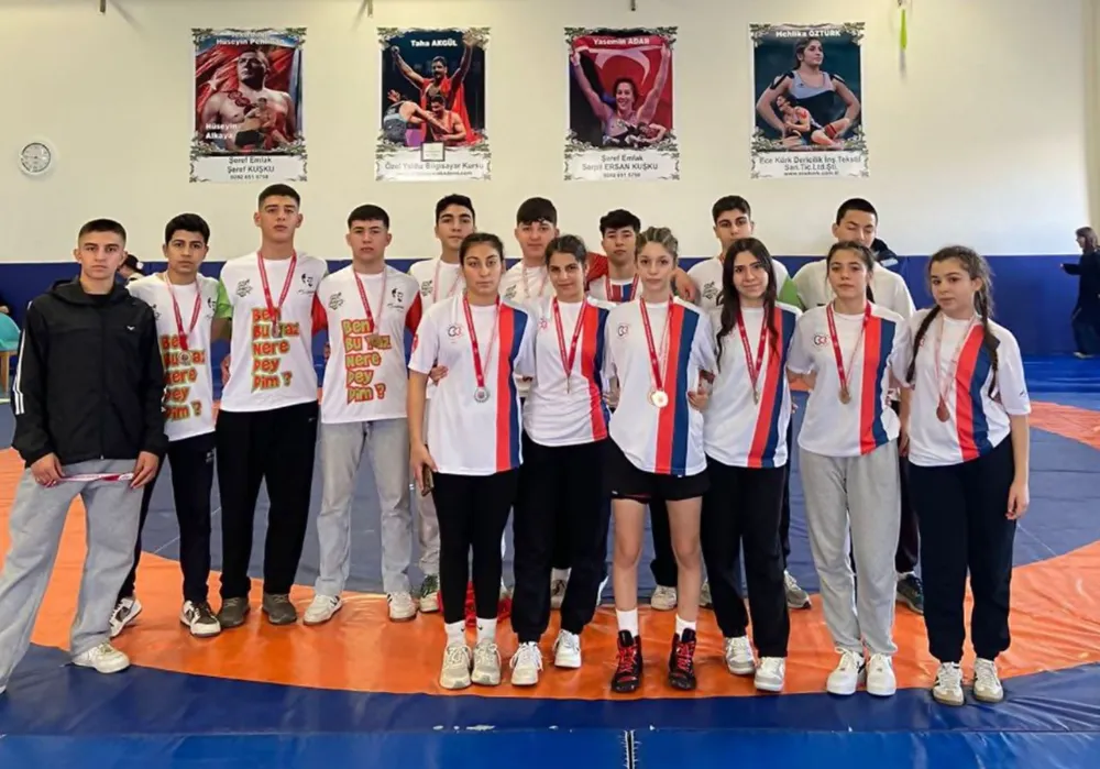 ÇERKEZKÖYLÜ GÜREŞÇİLER TAKIM HALİNDE ŞAMPİYON OLDU