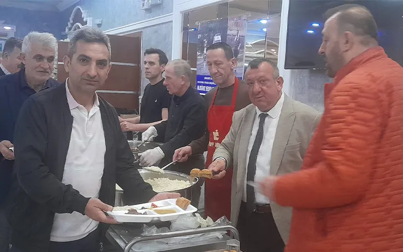 YAŞAR KUŞ İFTARDA ADAYLIĞINI AÇIKLADI