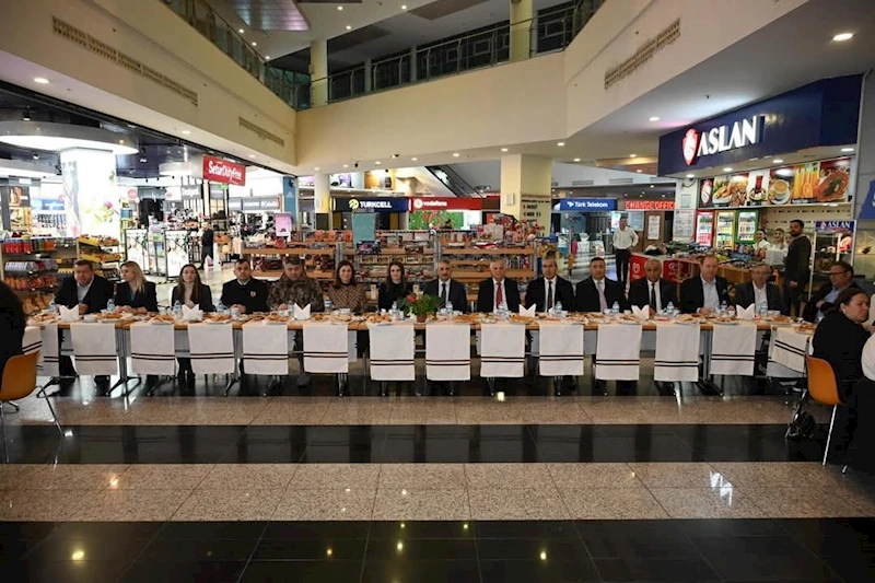 BULGARİSTAN VE TÜRKİYE SINIR GÖREVLİLERİ İFTARDA BİR ARAYA GELDİ